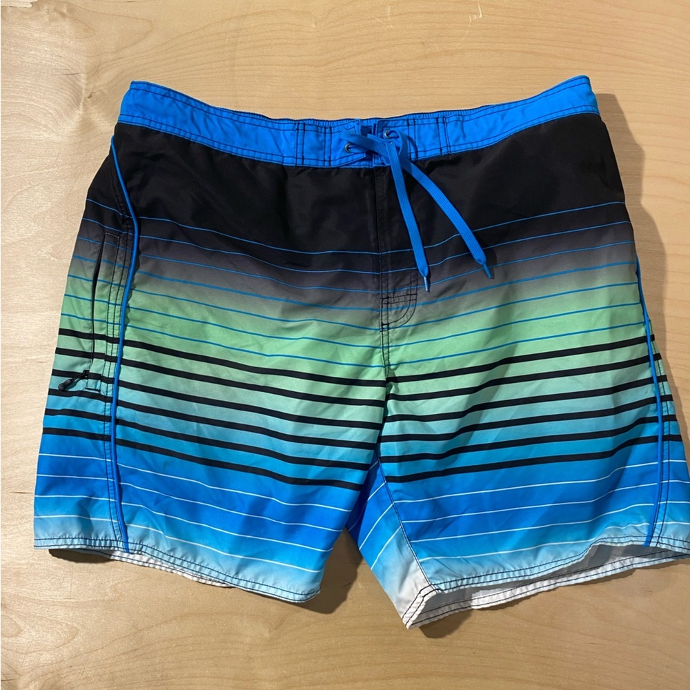 Roundtree & Yorke Gradient Blue and Black Men's Swim Shorts XL (OX)